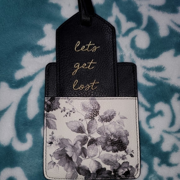 Passport and luggage tag - Picture 1 of 4